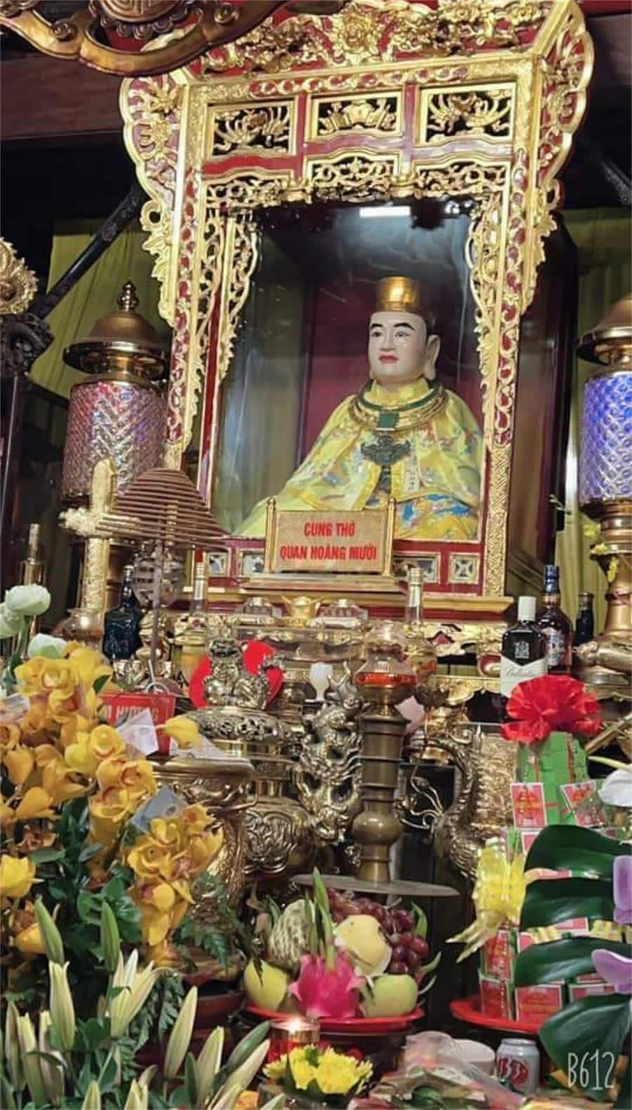 Chuyên sắp lễ theo yêu cầu tại Đền Ông Hoàng Mười Chợ Củi