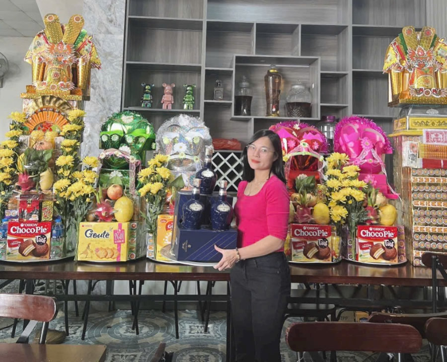 Chuyên sắp lễ theo yêu cầu tại Đền Ông Hoàng Mười Chợ Củi