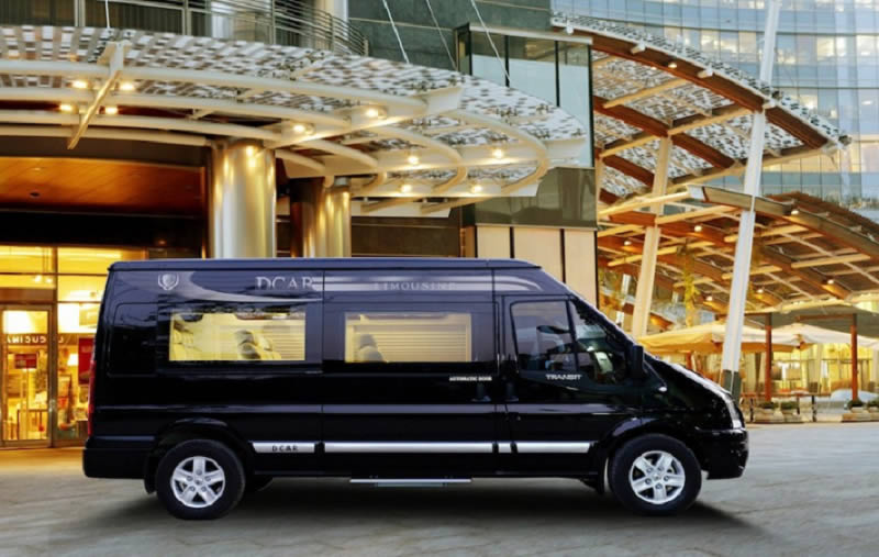 Giá thuê xe Limousine đi Lễ Ông Hoàng Mười
